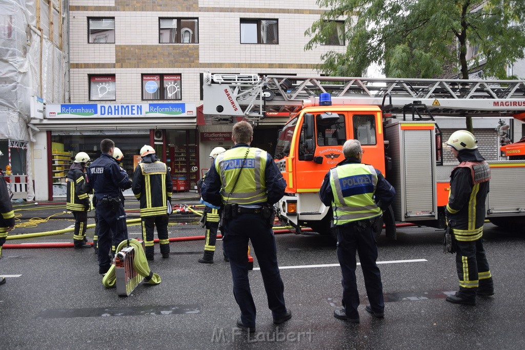 Feuer 2 Koeln Nippes Neusserstr P026.JPG - Miklos Laubert